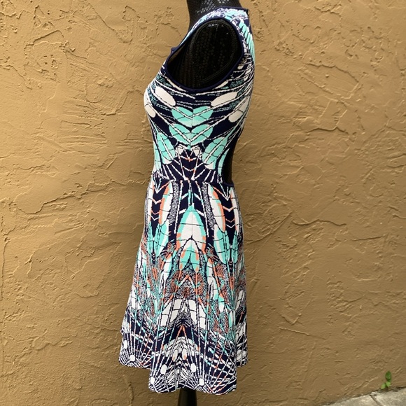 🎉HOST PICK🎉 BCBGMaxAzria Wilma Batik Fans Print w/Cutout Back Dress - Picture 5 of 7